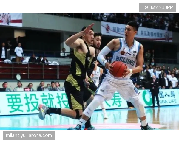 防守犯规和进攻犯规有什么区别?判罚标准与实战解析 防守犯规和进攻犯规有什么区别?判罚标准与实战解析